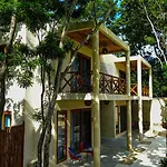 Hotel & Eco Cabanas Azul Maria Bacalar